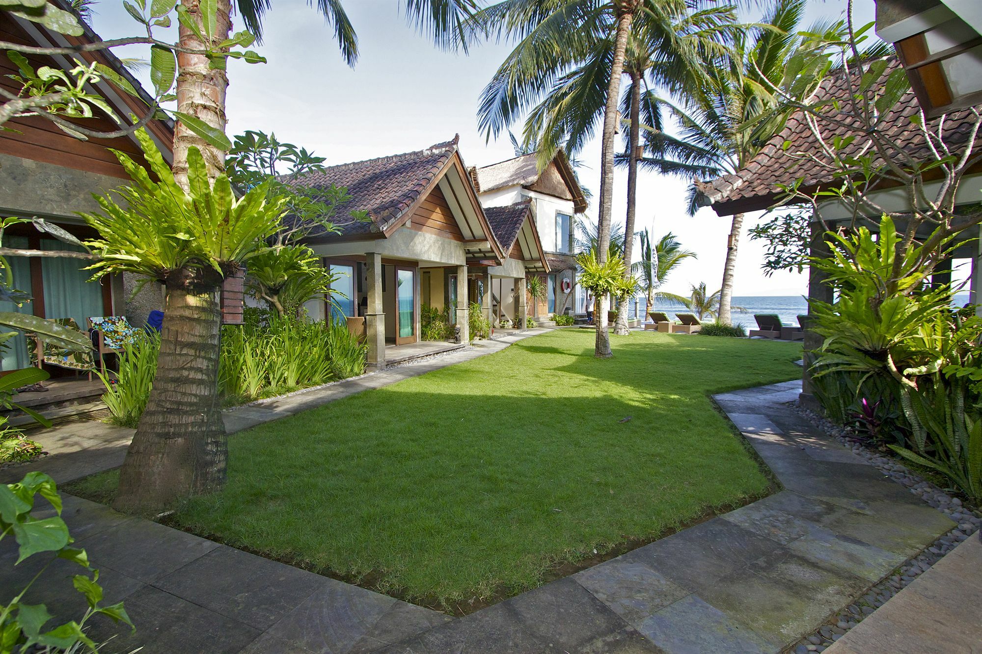 Bayshore Villa Manggis Exterior foto